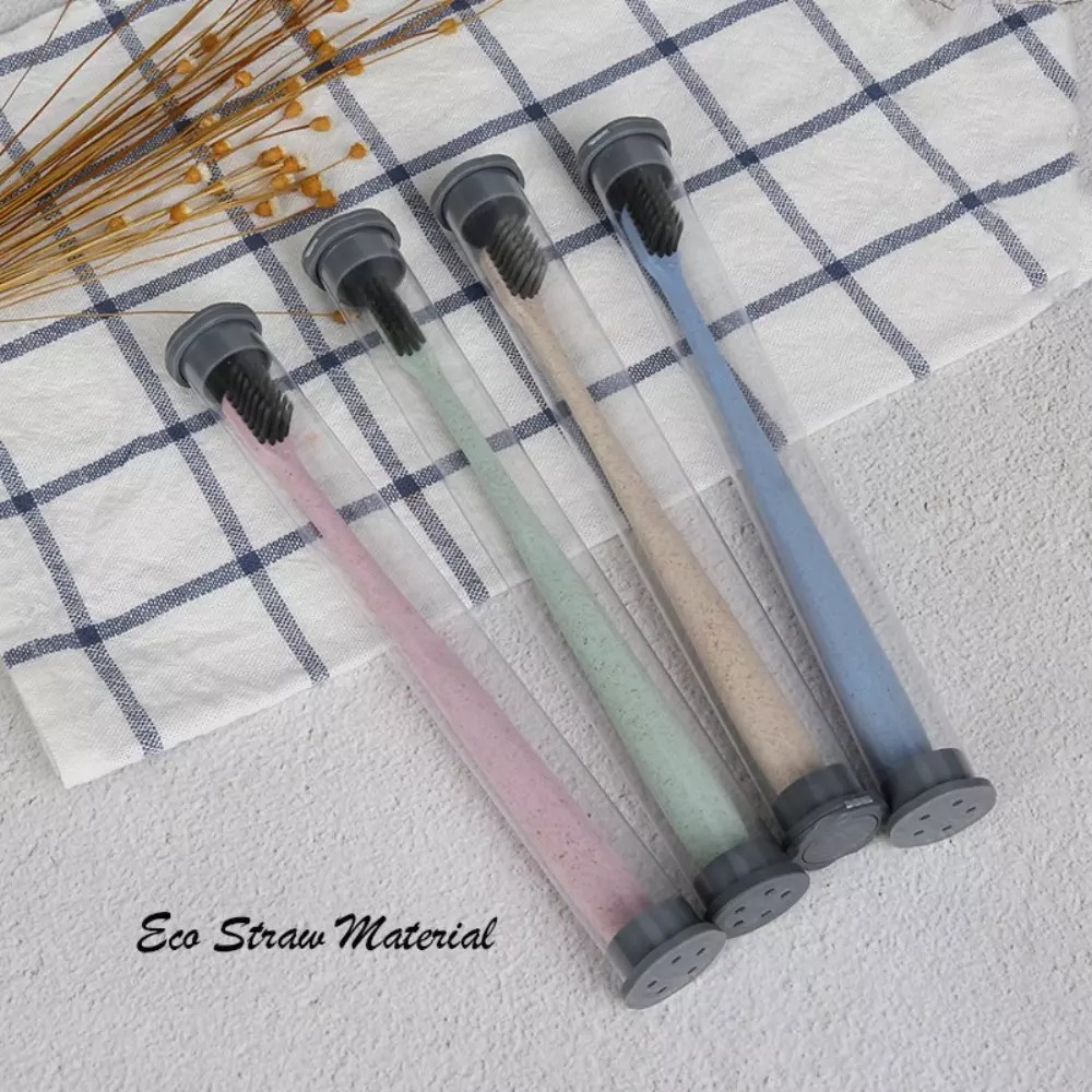 Tube en plastique pour paille