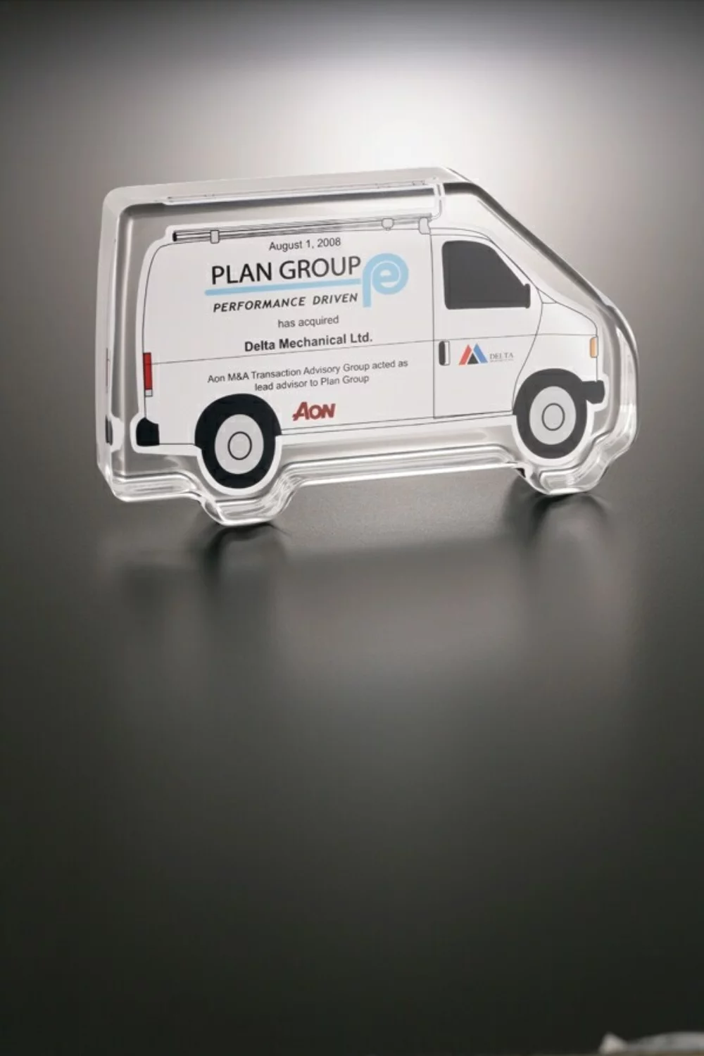 Prix en forme de camion encastré en lucite