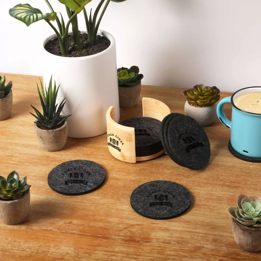 Sous-verres en feutre Wellington : ensemble de 10 pièces avec support en bois.