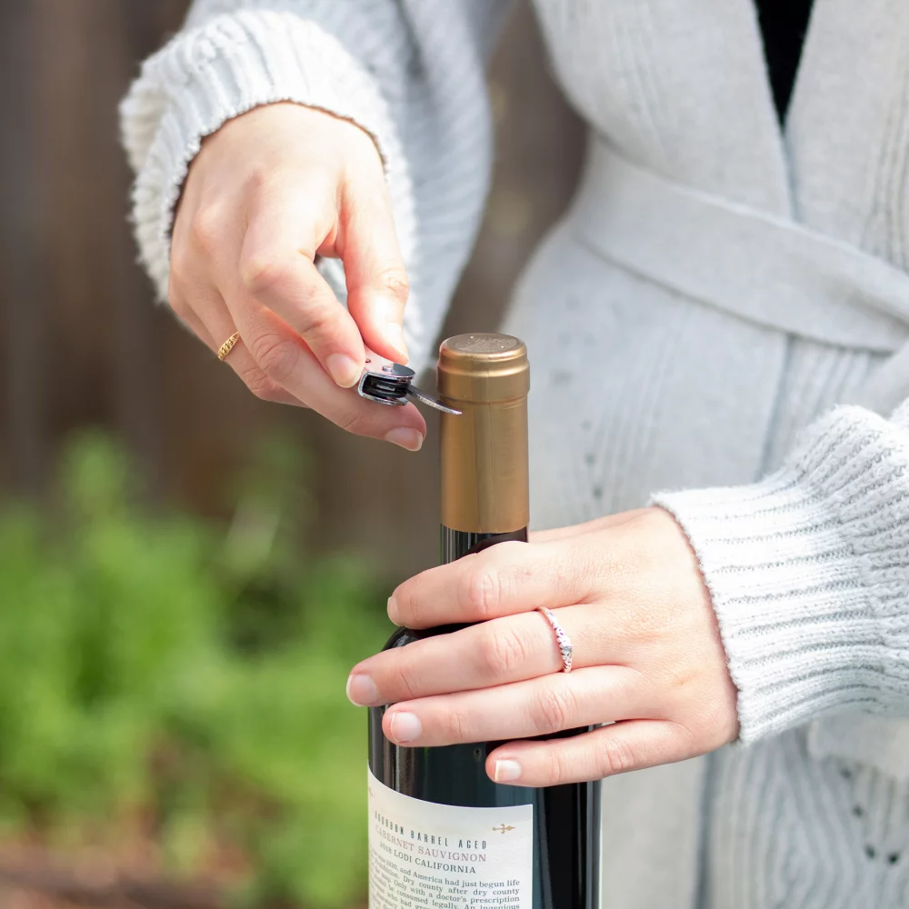 Tire-bouchon avec lame