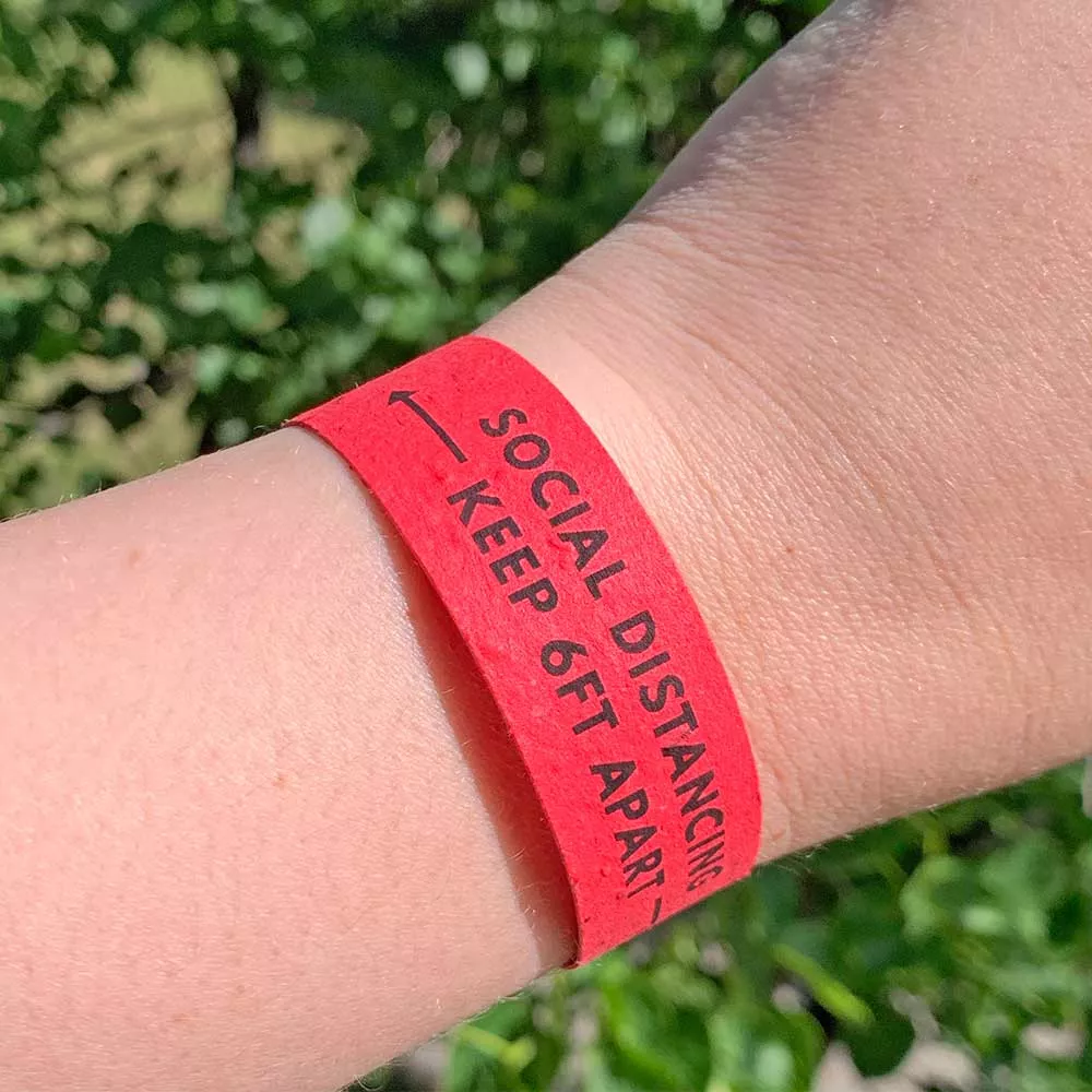 Bracelets en papier ensemencé de signaux sociaux longs