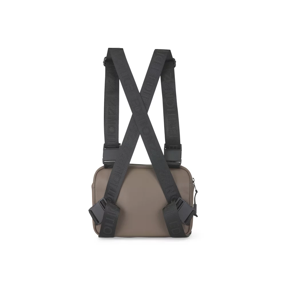 Bugatti-E22- Vision- Frontal crossbody bag