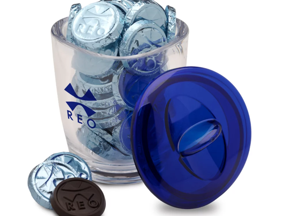 Grand pot en acrylique avec des pièces de chocolat