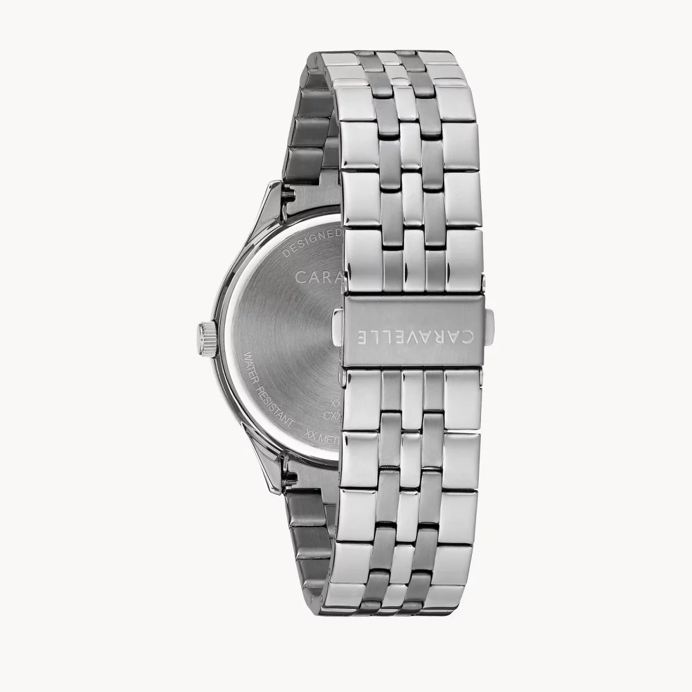 Montre habillée pour homme de la collection Caravelle® avec cadran rond noir et bracelet en argent.