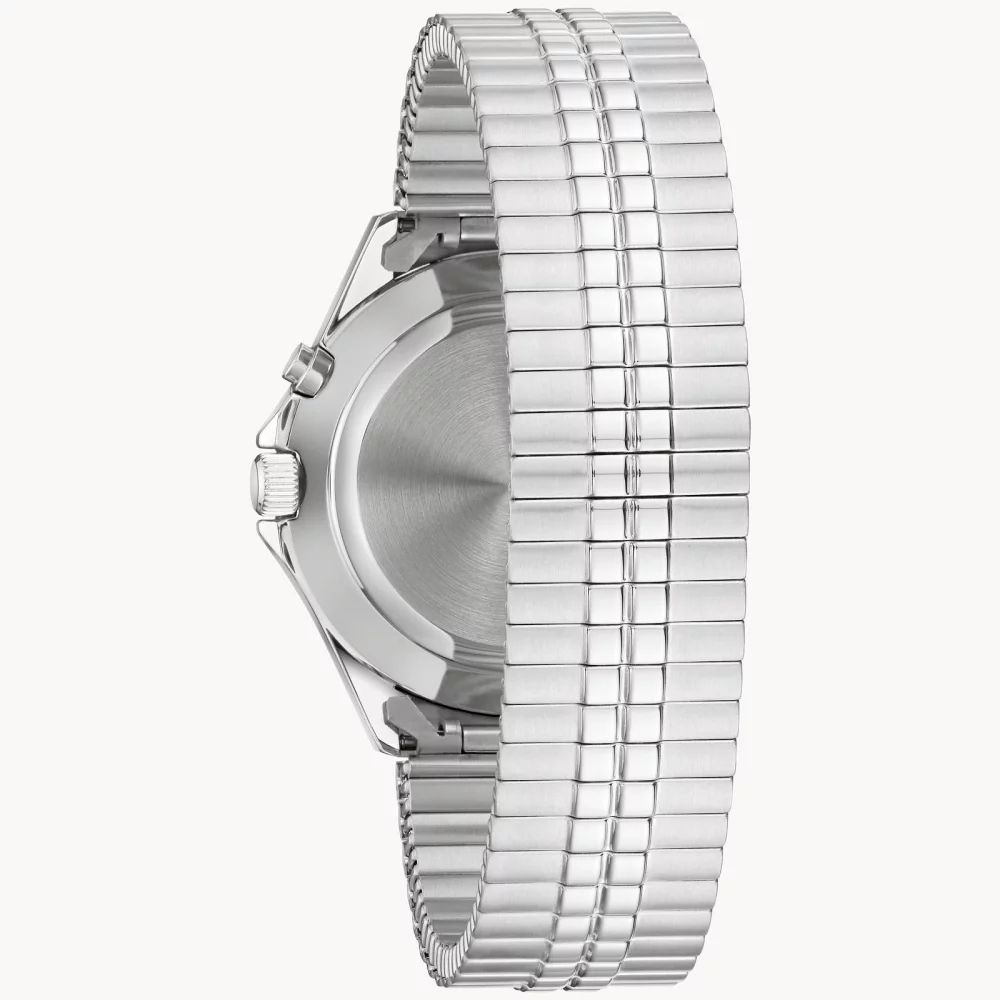 Montre traditionnelle pour homme de la collection Caravelle® en argent avec éclairage.