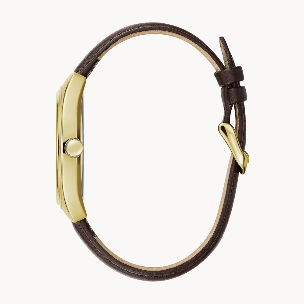 Montre rétro pour homme de la collection Caravelle® en or avec bracelet en cuir marron.