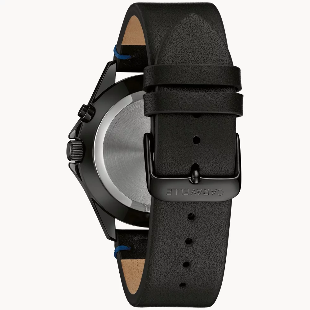 Collection Caravelle® Montre classique pour hommes en noir avec éclairage.
