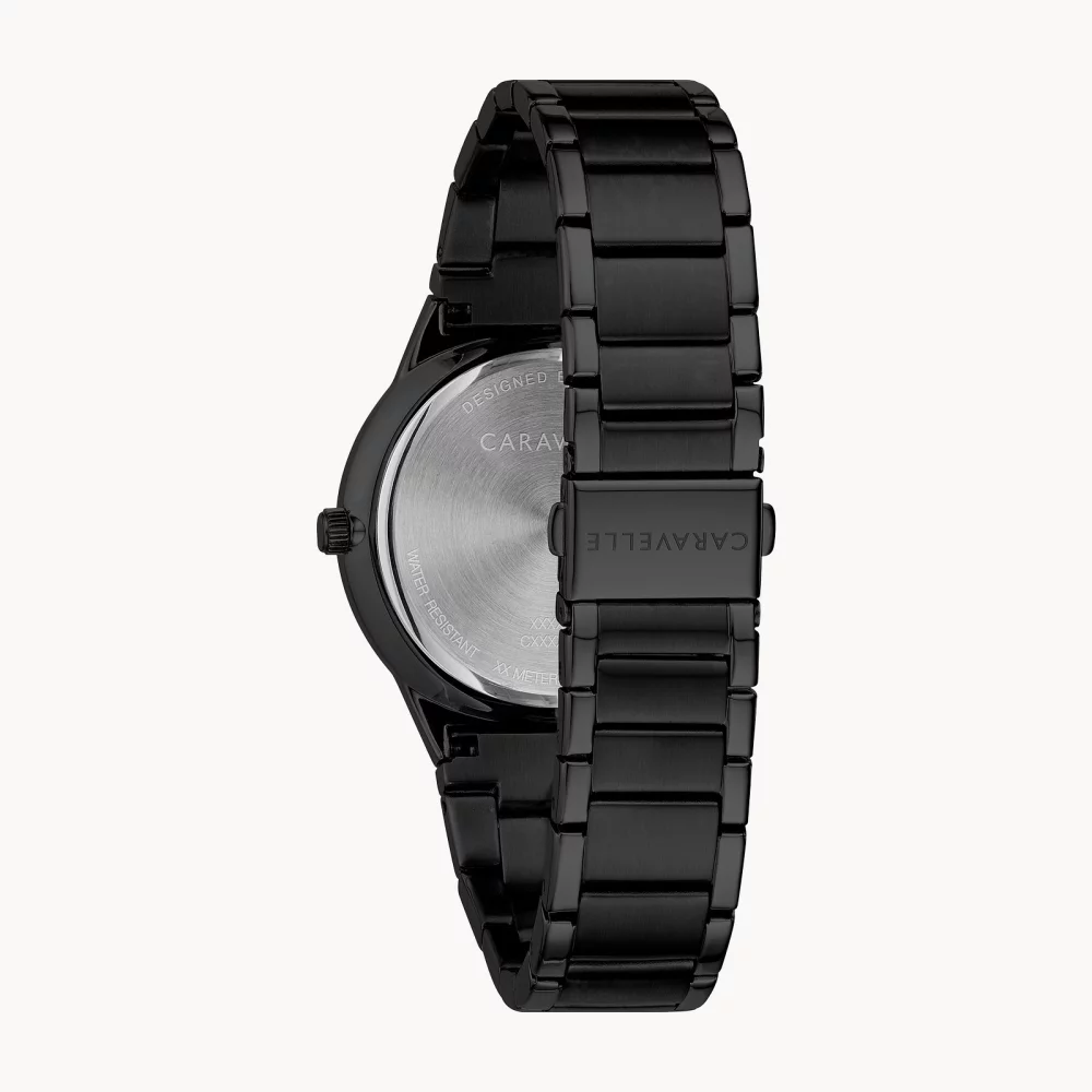 Montre moderne pour homme de la collection Caravelle® avec cadran rond noir mat.