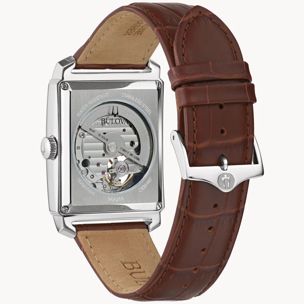 Montre automatique Bulova® Classic Collection pour homme, modèle Sutton en argent avec cadran rectangulaire blanc.