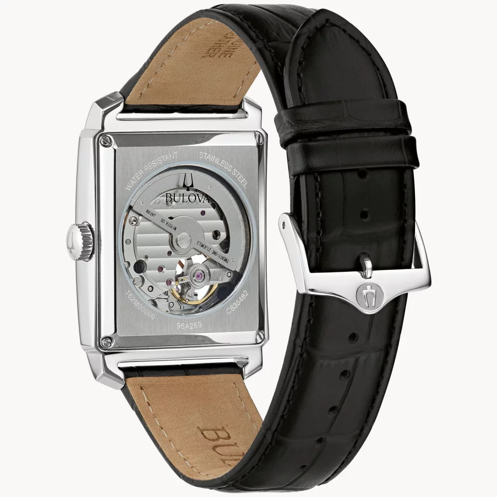 Montre automatique Bulova® Classic Collection pour homme, modèle Sutton en argent avec cadran rectangulaire noir.