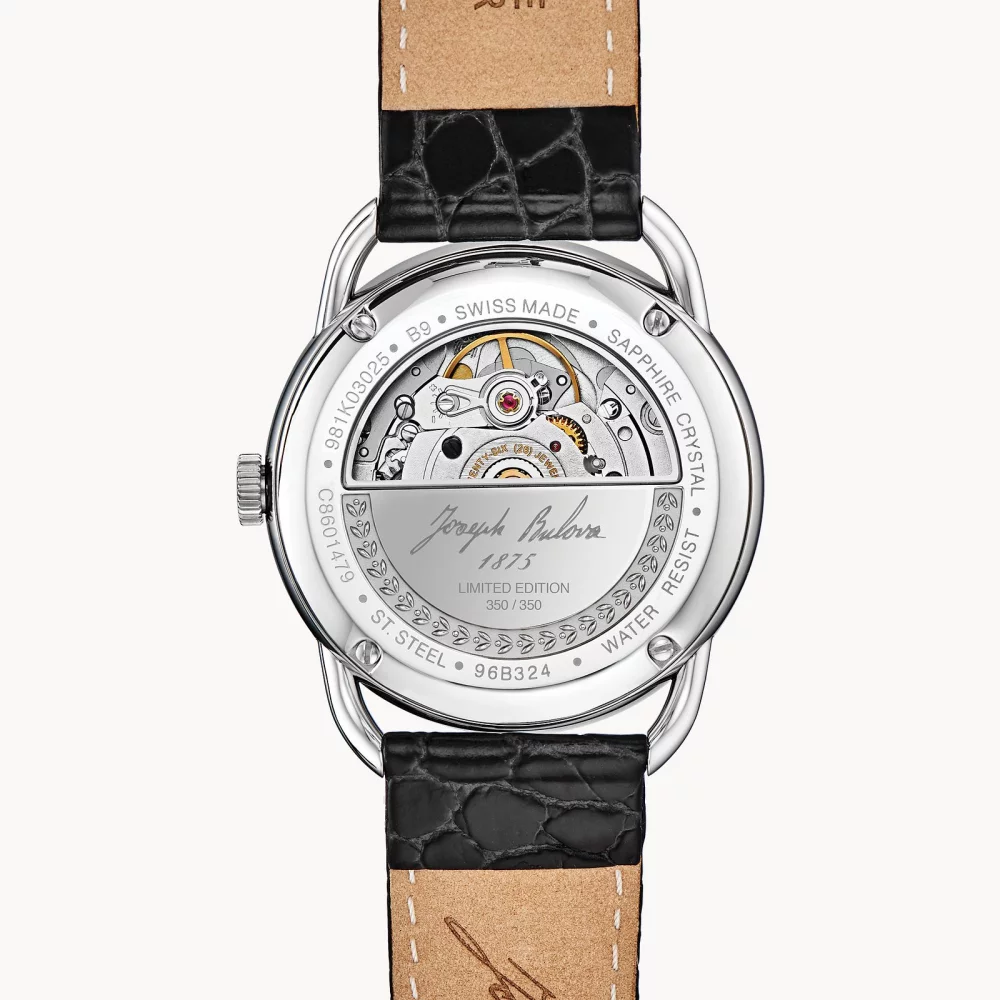 Montre automatique Commodore pour homme de la collection Joseph Bulova® avec bracelet en cuir argenté.