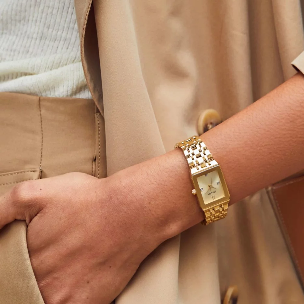 Montre Bulova® Modern Collection pour femme en or, modèle Quadra.