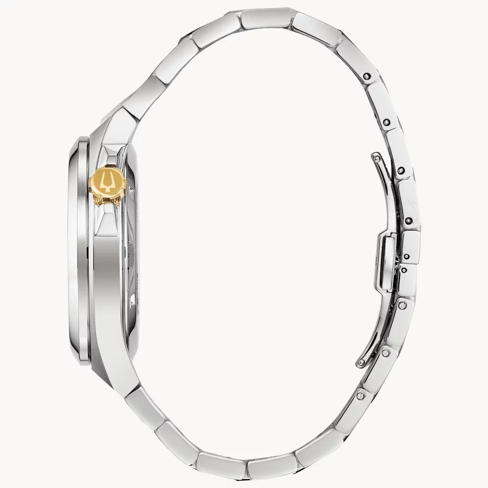 Montre automatique pour homme de la collection Bulova® Maquina en argent avec accents dorés.