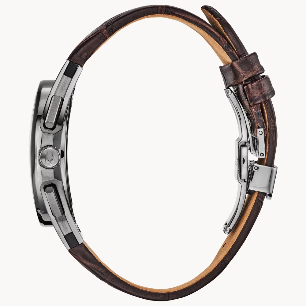 Montre grise pour homme de la collection Bulova® CURV avec bracelet en cuir grainé façon alligator.