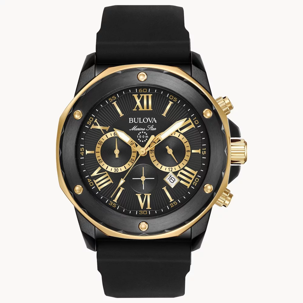 Montre chronographe noire pour homme de la collection Bulova® Marine Star® avec accents dorés.