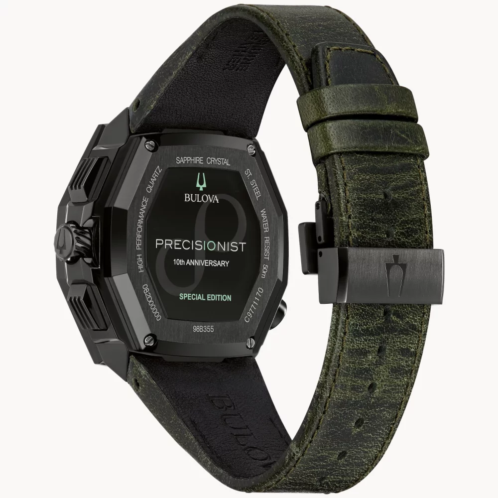 Montre noire pour homme de la collection Bulova® Series X SE avec bracelet en cuir vert.