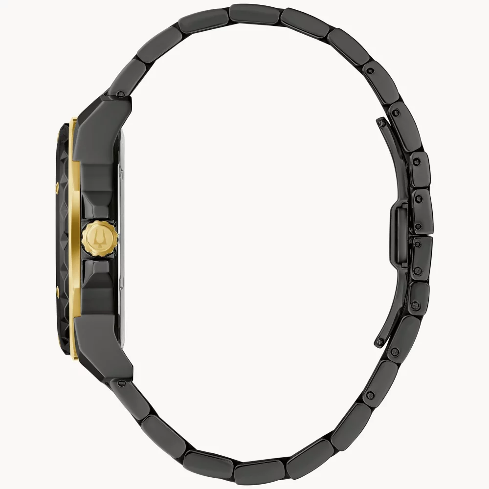 Montre noire pour homme de la collection Bulova® Marine Star® avec accents dorés.