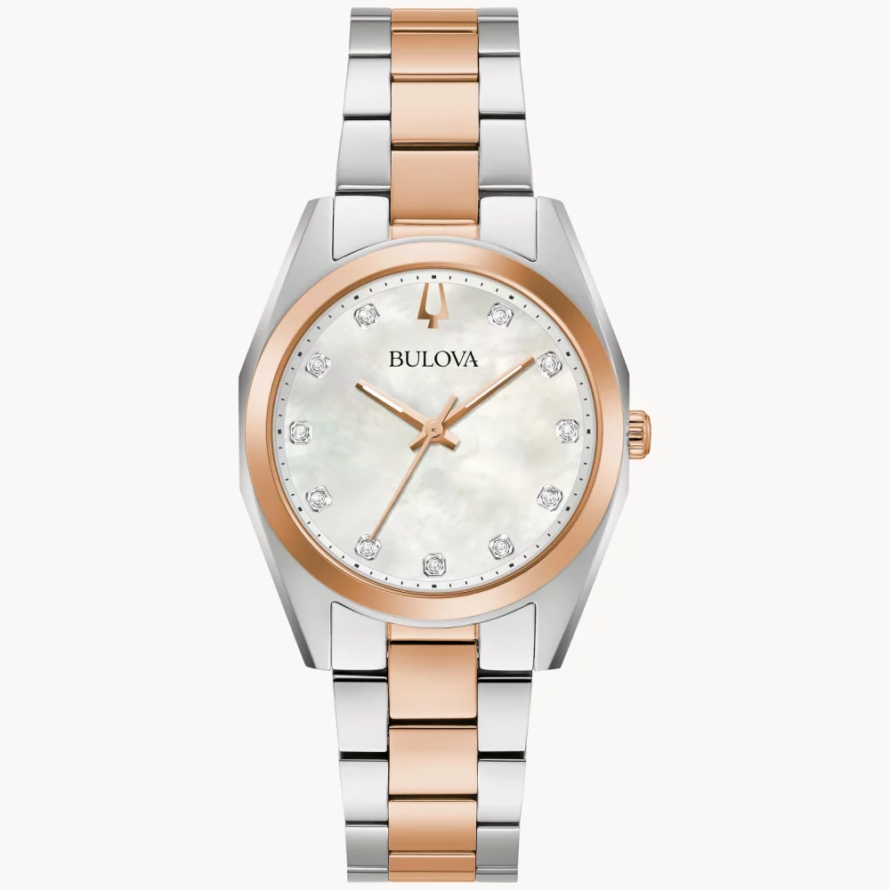 Montre Bulova® Classic Collection pour femmes, modèle Surveyor bicolore avec cadran en nacre.