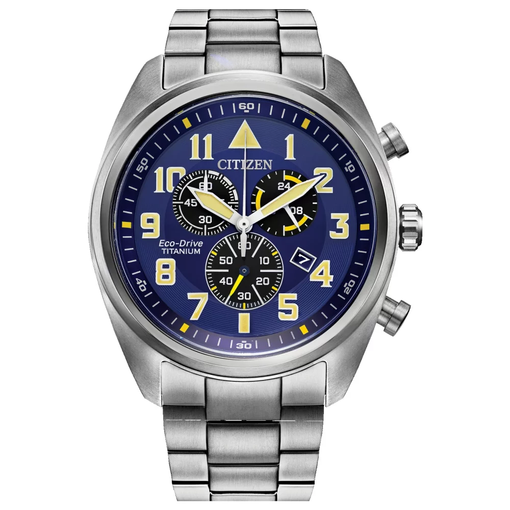 Montre Citizen® Super Titanium™ Collection pour homme, modèle Garrison argenté avec cadran rond bleu.