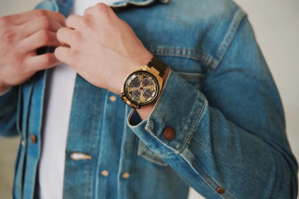 Montre Citizen® Promaster Land Collection pour homme, modèle Tsuno Chrono Racer en or.