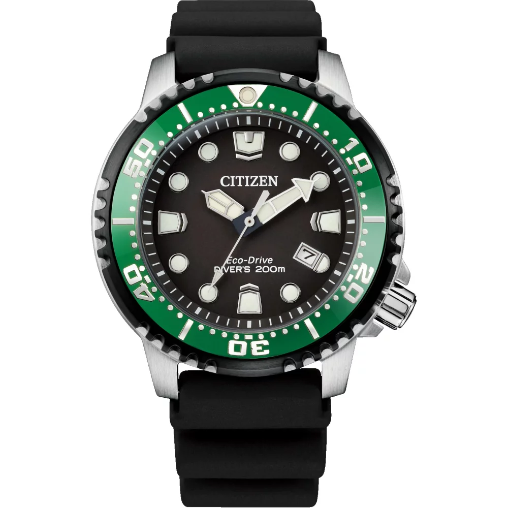 Montre de plongée professionnelle Citizen® Promaster Sea Collection pour homme avec boîtier argenté et lunette verte ronde.