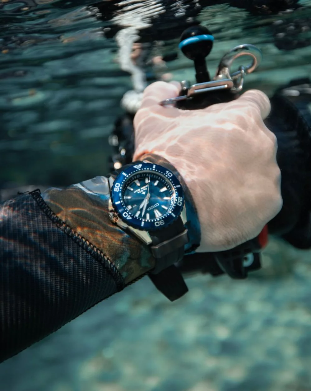 Montre de plongée Citizen® Promaster Sea Collection pour homme en deux tons avec cadran bleu rond