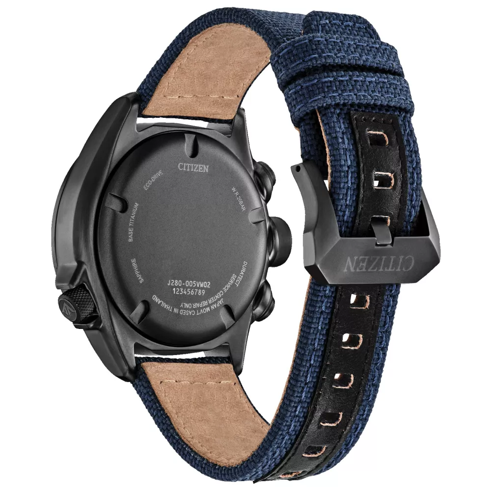 Montre Citizen® Promaster Land Collection pour homme avec cadran Altichron noir et bracelet en nylon.