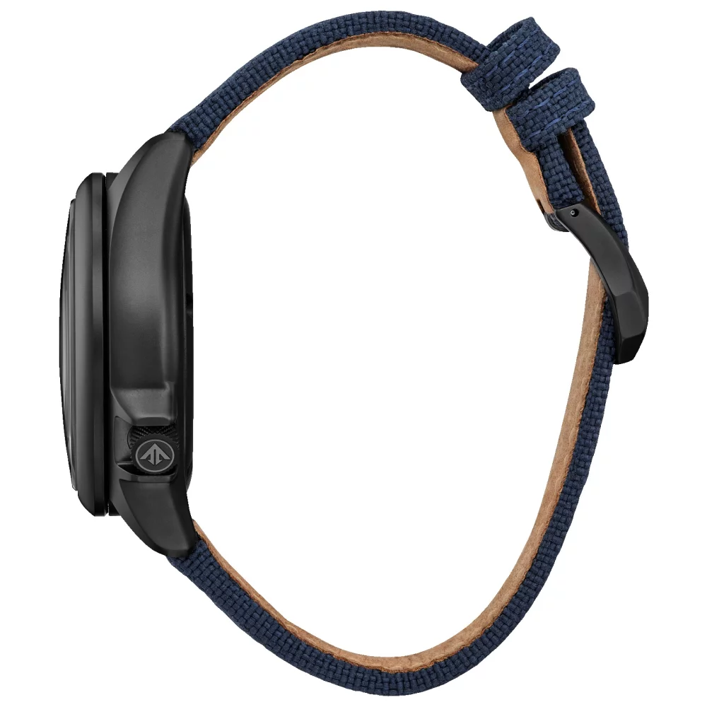 Montre Citizen® Promaster Land Collection pour homme avec cadran Altichron noir et bracelet en nylon.