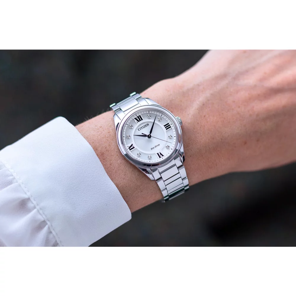 Montre analogique pour femme de la collection Citizen® Fiore en argent avec diamants