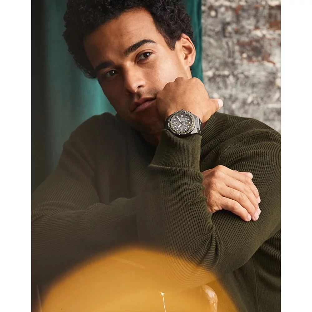 Montre Citizen® Promaster Air Collection Skyhawk A-T pour hommes en noir avec des accents jaunes