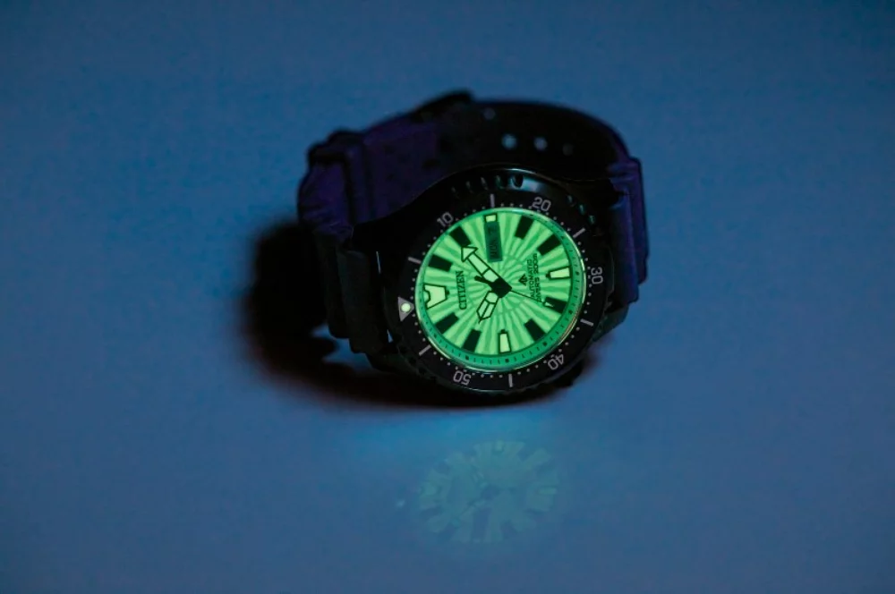 Montre Citizen® Promaster Dive Automatic Collection pour homme avec bracelet en polyuréthane noir et bleu.
