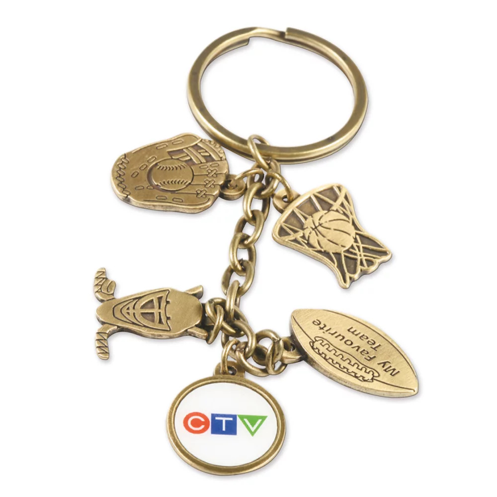 Porte-clés charmant avec 5 breloques personnalisées.