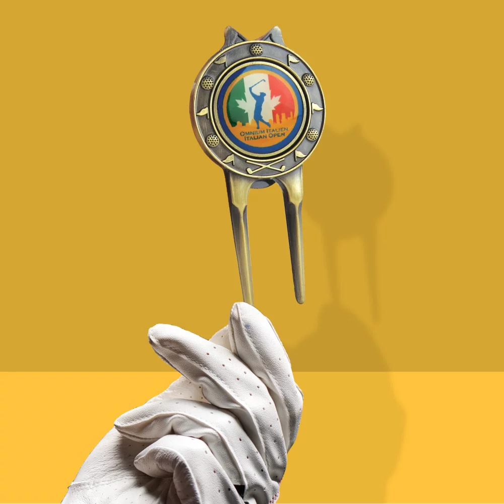 Ridged Golf Divot Tool