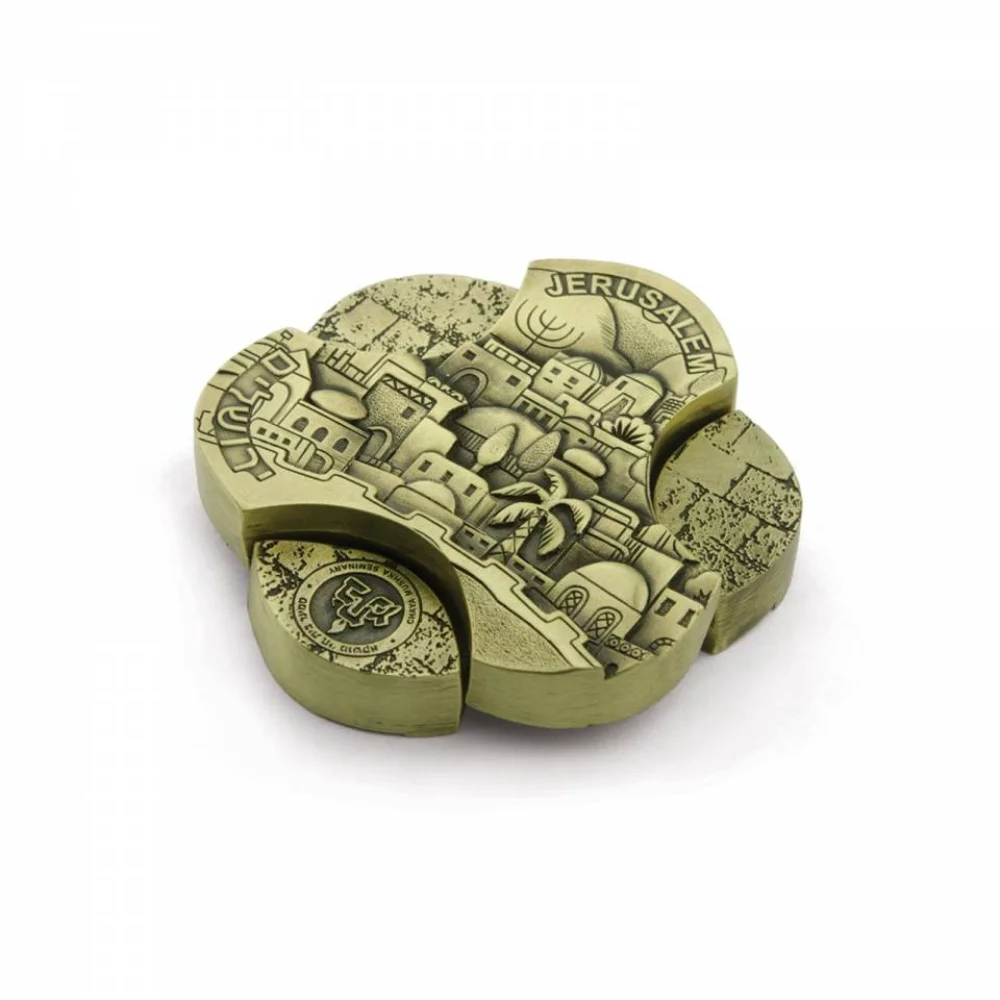 Figurine 3D en métal (chandelier)