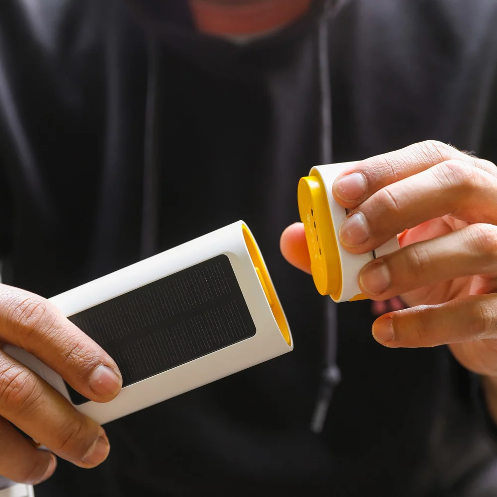 Lampe frontale et lampe de poche solaire 2-en-1 Luci Beam