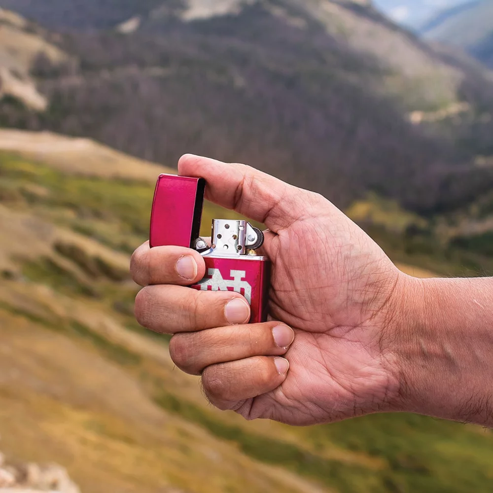 Briquet coupe-vent Zippo® Classic Candy Apple Red™