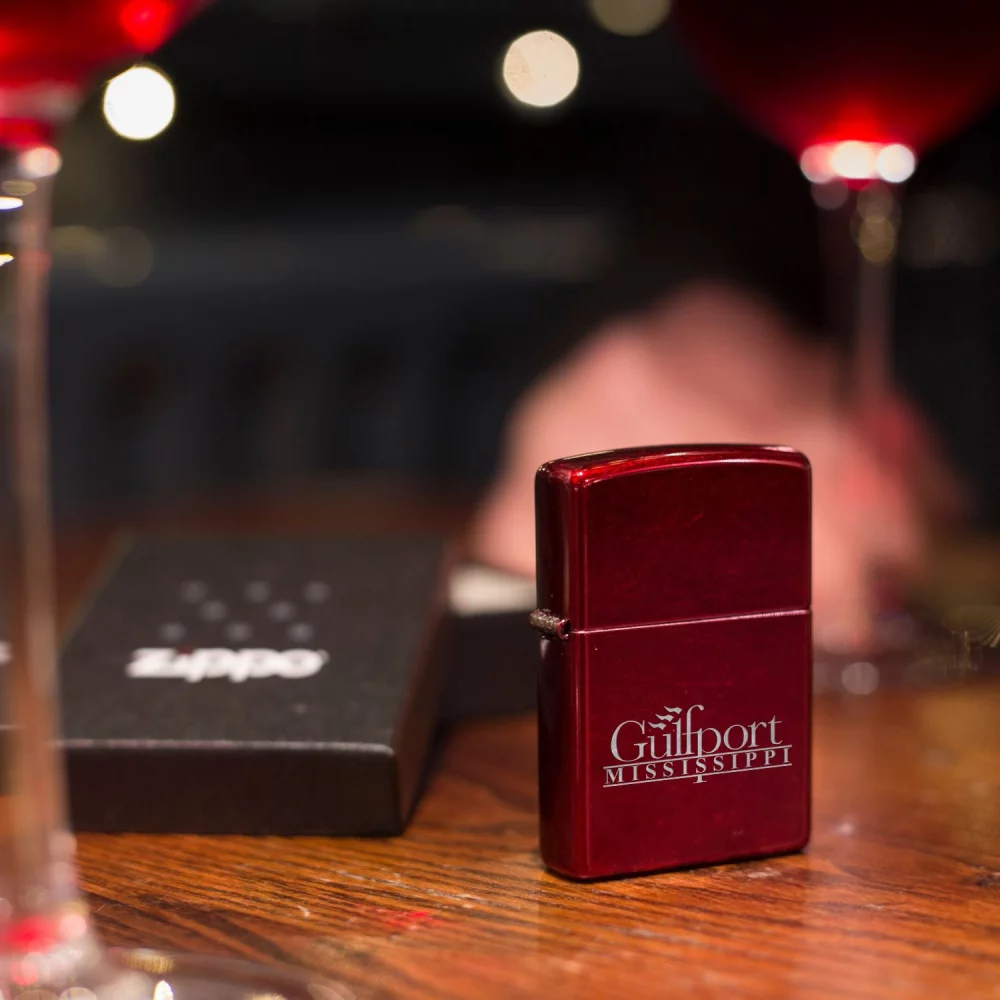 Briquet coupe-vent Zippo® Classic Candy Apple Red™