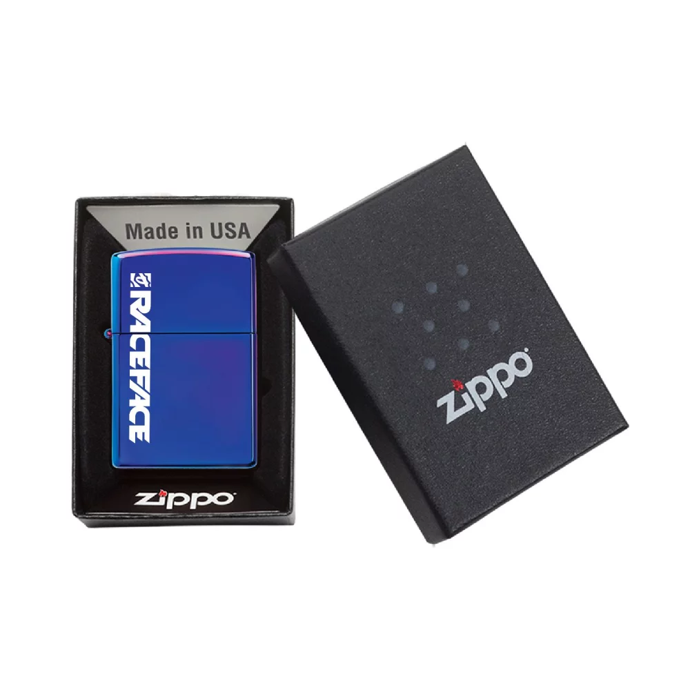 Briquet coupe-vent Zippo® indigo à finition polie.