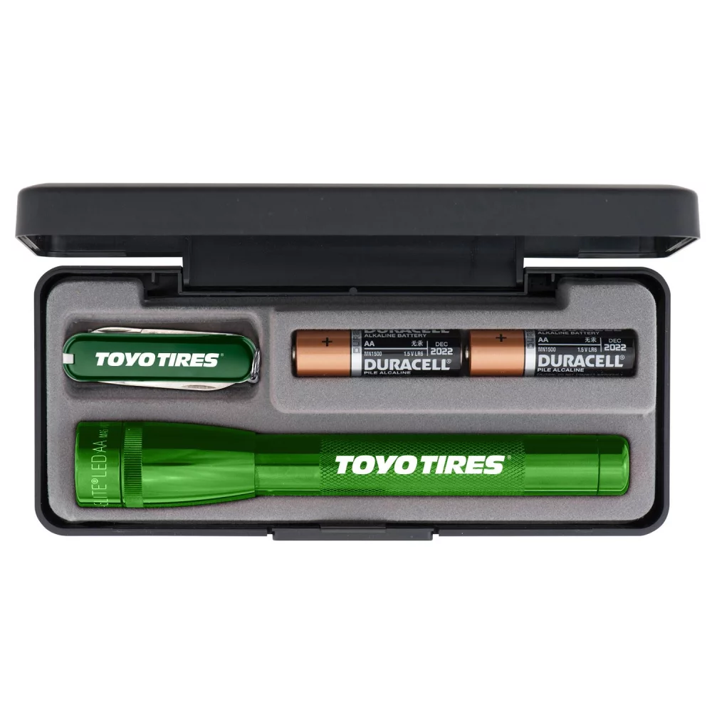 Mini Maglite® LED "AA" avec couteau suisse Victorinox® Classic