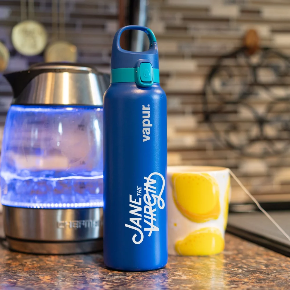 Vapur® Chill 20oz Insulated Water Bottle Admiral Blue with Malibu Teal Trim