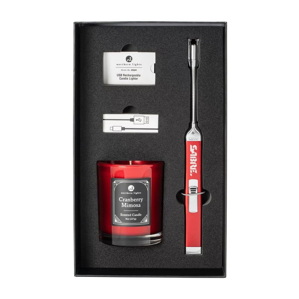 Ensemble cadeau Zippo® Candy Apple Red avec allume-bougie rechargeable et bougie Cranberry Mimosa de 8 oz