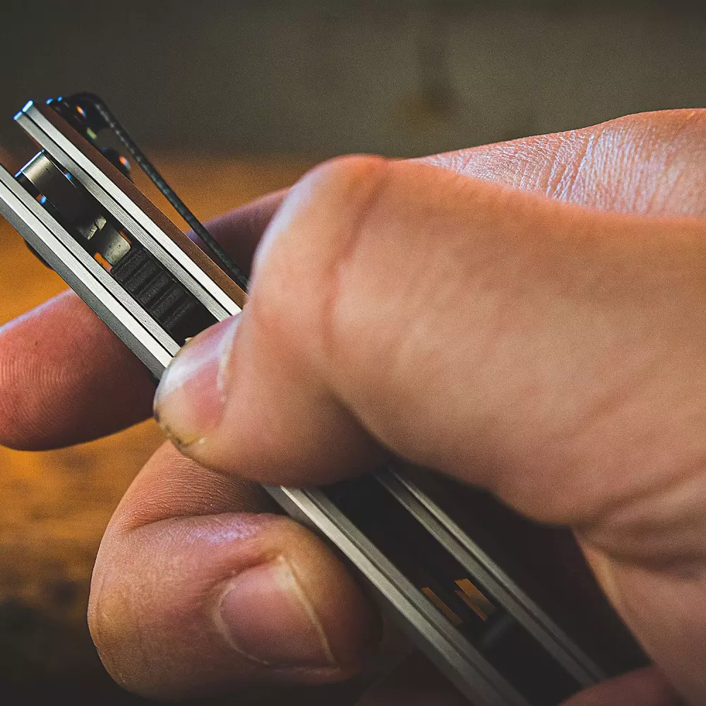 Couteau American Buffalo® à ouverture assistée par faux ressort