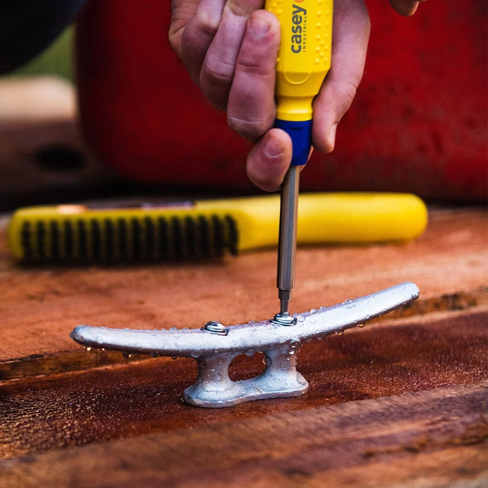 Tournevis multi-embouts 15-en-1