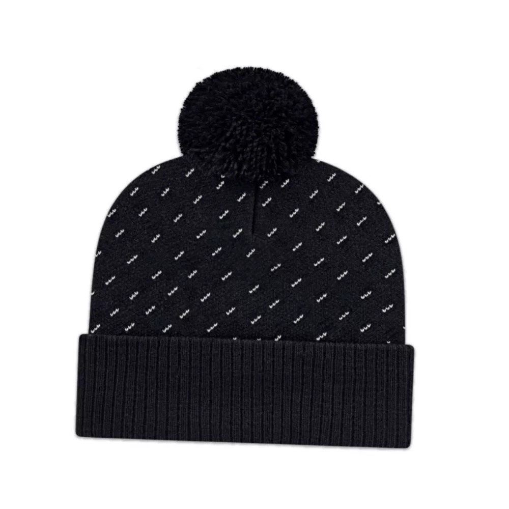 Bonnet tricoté en diagonale avec bord côtelé