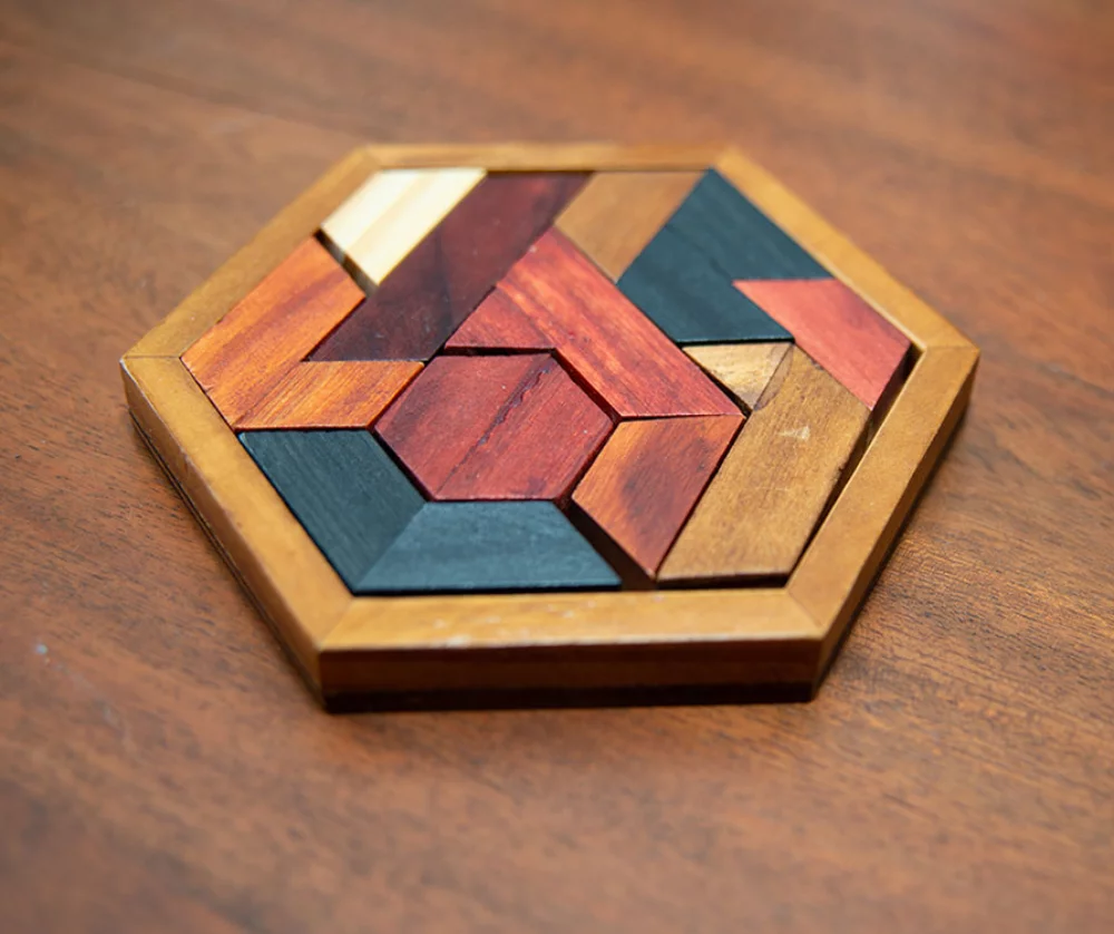 Puzzle hexagonal en bois