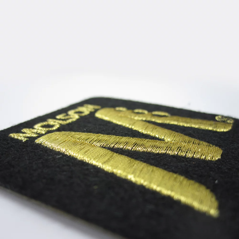 Écussons en feutre brodé