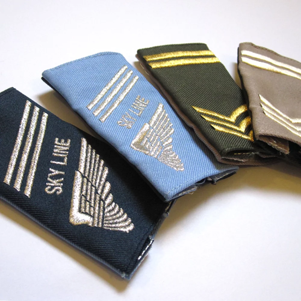 Épaulettes brodées