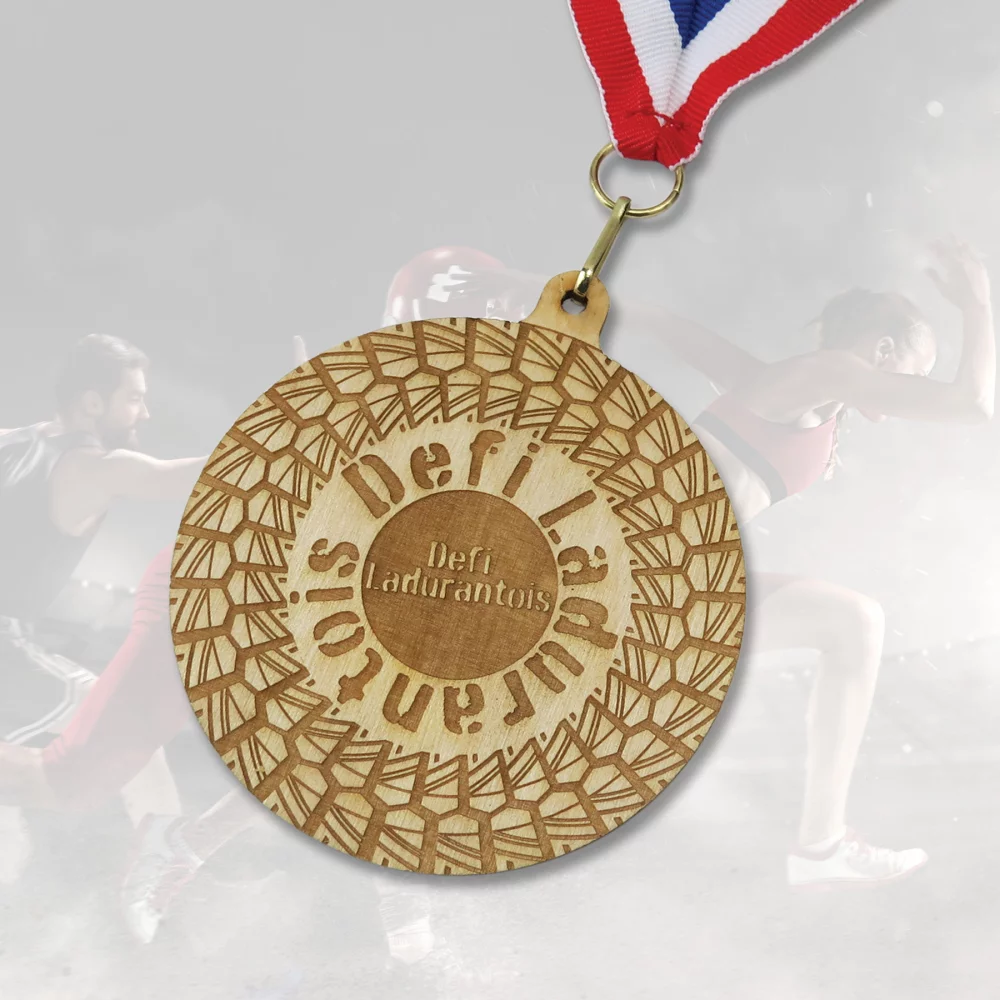 Médaille en bois de forme personnalisée