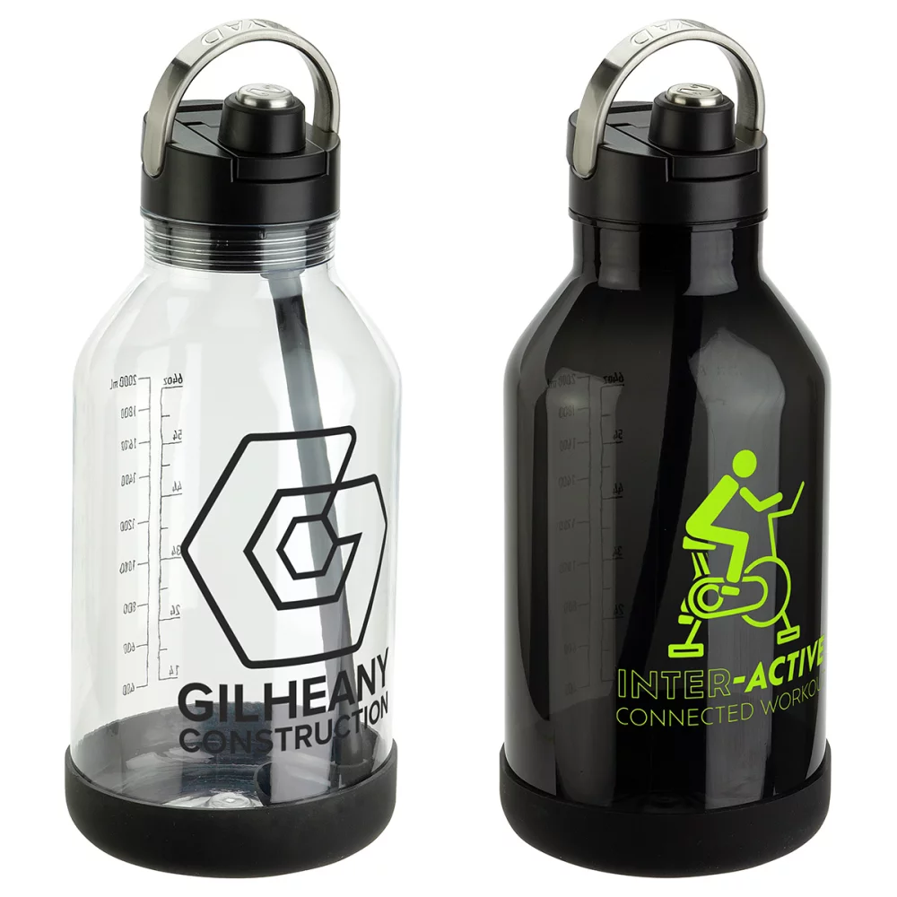 Pichet NAYAD® Voyager de 84 oz en Tritan® avec pare-chocs en silicone