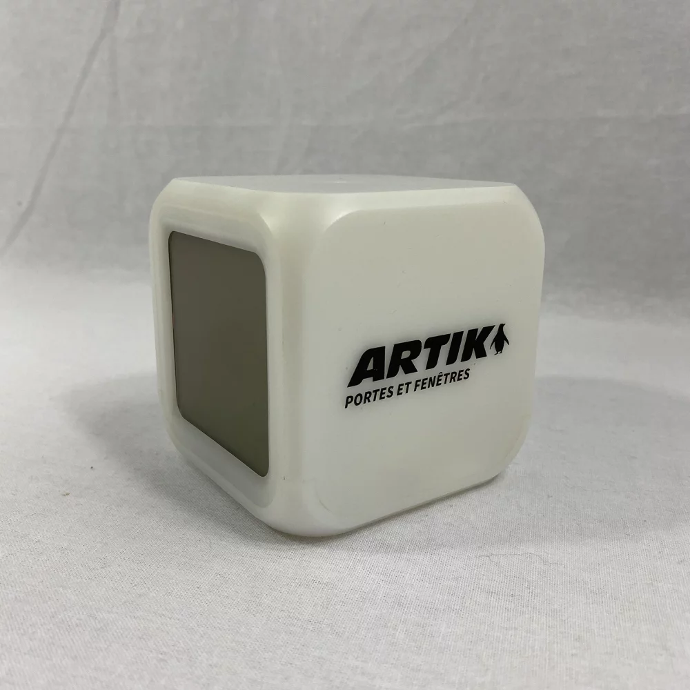 Horloge à LED de 3 pouces qui change de couleur